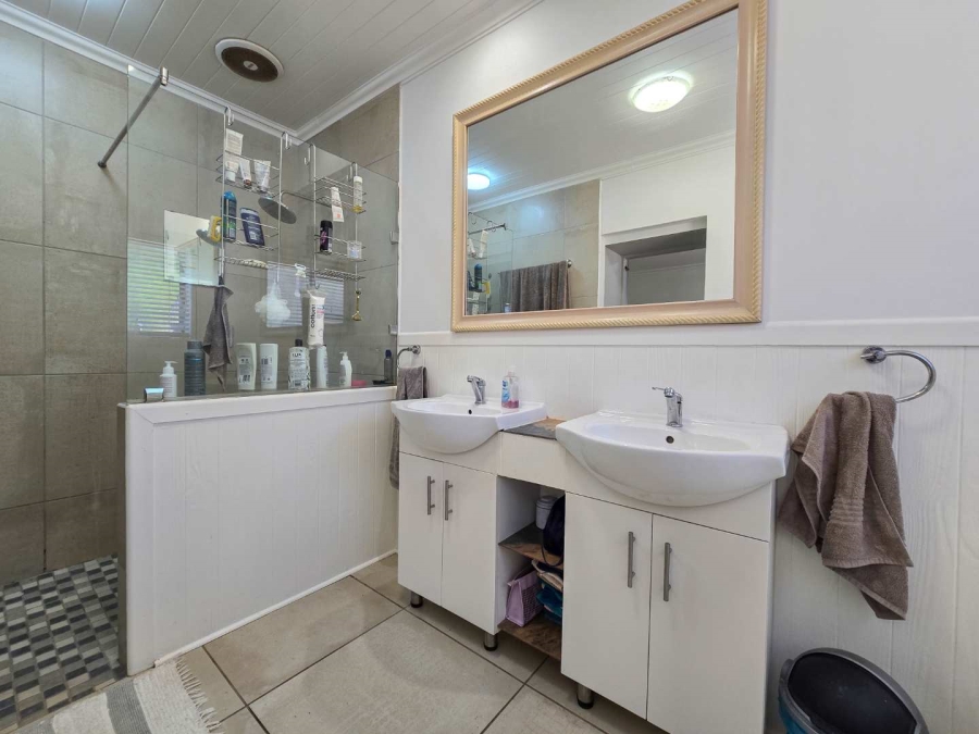 3 Bedroom Property for Sale in Stilbaai Wes Western Cape